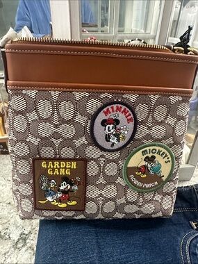 ***SPECIAL EDITION NEW COACH Disney X messenger Crossbody Bag with Disney Patch
